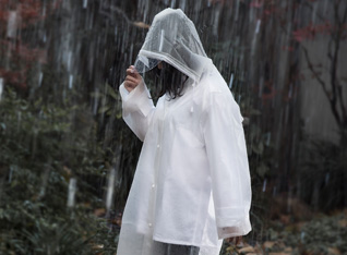 大雨天,还是穿雨衣好